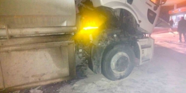 Yakıt yüklü tankerden yükselen dumanlar korkuttu