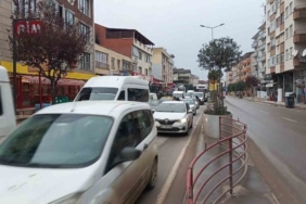 Yalova’da köprülü kavşakta çalışma nedeniyle trafik yoğunluk