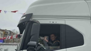 Yardım konvoyuna "kadın eli" değdi