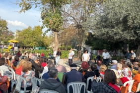 Yaşlı evinde kuşakları buluşturan yeni yıl etkinliği