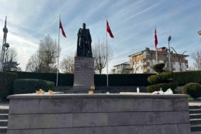 Yediler içtiler, sokakta çöplerini bıraktılar