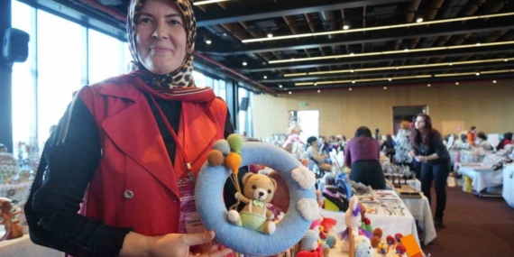 Yeğeninin alerjisi nedeniyle yaptığı küçük hediye, büyük bir emek hikayesine dönüştü