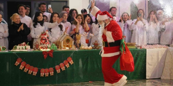 Yeni yıla horon ve kolbastı oynayarak girdiler