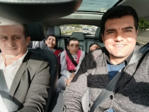 Yerli ve milli otomobile binmek isteyen üç engelli kardeşin isteği karşılıksız kalmadı