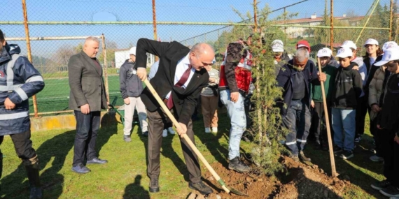 Yeşil Düzce’de fidanlar toprakla buluştu