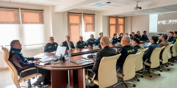 Yılbaşı öncesi emniyette güvenlik masası kuruldu