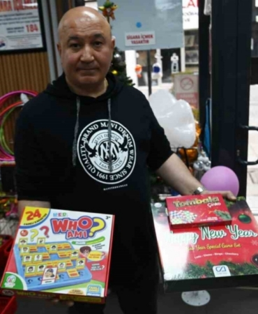 Yılbaşı öncesi hediyelik eşya ve süsleme talebi arttı