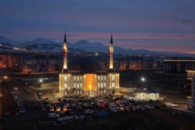Yıldız Kardeşler Camii ibadete açıldı