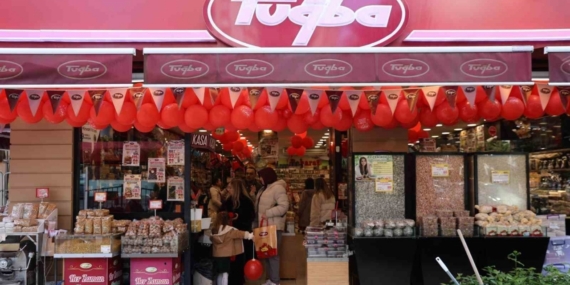 Yılın son günü kuruyemişçilerde adım atacak yer kalmadı