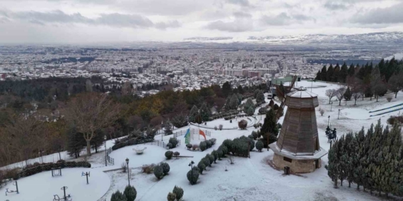 Yılın son karı Eskişehir’i beyaza bürüdü