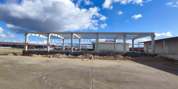 Yıllık 5 milyon kutu kedi-köpek maması üretim kapasitesine sahip olacak tesisinde çalışmalar sürüyor