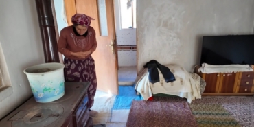 Yokluk içinde yaşadığı evde yapılan düzenlemeler Keziban teyzenin yüzünü güldürdü