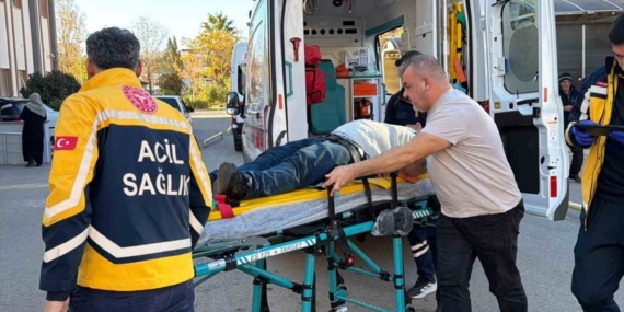 Yolcu minibüsü ile otomobil çarpıştı: 5 yaralı