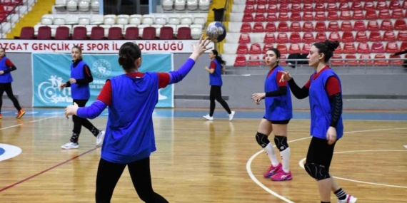 Yozgat’ın namağlup lideri Süper Lig hedefini sürdürüyor