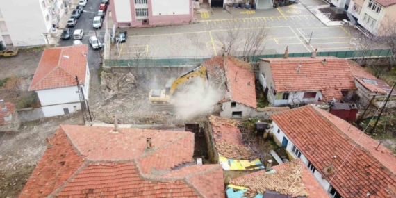 Yozgat’ta metruk binalar yıkılıyor, kentin çehresi değişiyor