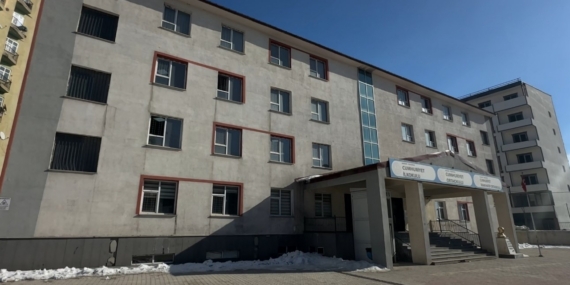Yüksekova’da örnek uygulama: Okulun pencereleri güvenli hale getirildi