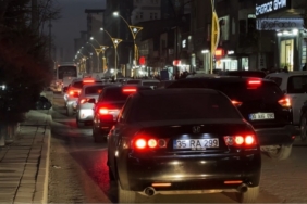 Yüksekova’da trafik çileye döndü