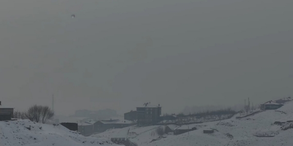 Yüksekova’da yoğun sis uçak seferlerini durdurdu