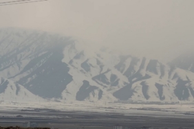 Yüksekova’nın etrafını çevreleyen dağlar beyaza büründü