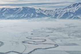 Yüksekova’nın kar altındaki menderesleri hayran bırakıyor