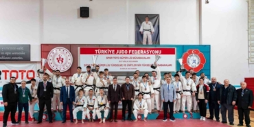 Yunusemre Belediyespor erkek judo takımı Süper Lig’e yükseldi