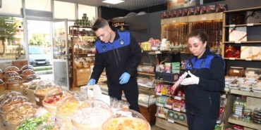 Yüreğir Belediyesi zabıta ekiplerinden yılbaşı öncesi sıkı denetim