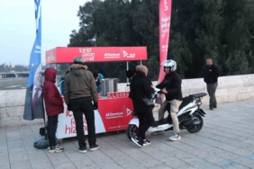 Yüreğir Belediyesi’nden vatandaşa sıcak çorba ikramı