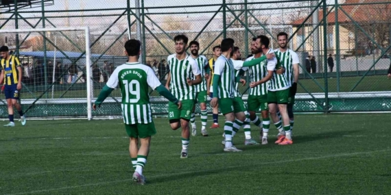 Zirvede Şekerspor damgası