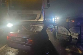 Zonguldak’ta kamyon ile otomobil çarpıştı: 3 yaralı