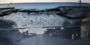 18 kişinin yaralandığı kazada yolcu minibüsünün devrildiği anlar kamerada