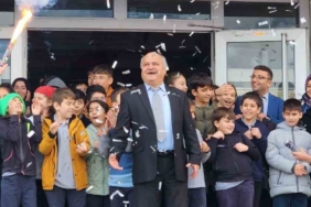 47 yıllık eğitimci alkışlarla mesleğine veda etti