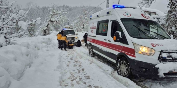 Acil sağlık ekipleri, 41 yıldır taşıdıkları ’Hızır’ ismine uygun şekilde görev yapıyor