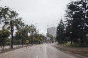 Adana günü yağmurlu başladı