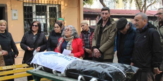 Adana’da ilginç hizmet gelmedi tepkisi: Muhtar, belediyenin cenazesini kaldırdı