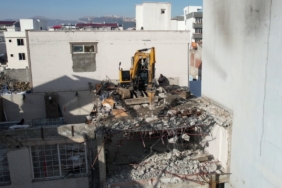 Adıyaman’da binalar daha güvenli şekilde yıkılıyor