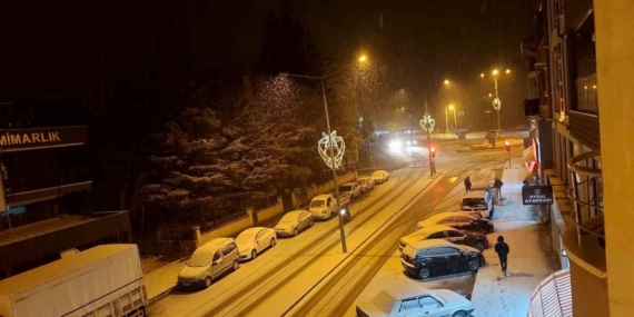 Afyonkarahisar’ın yüksek kesimlerinde kar etkisini gösterdi