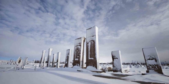 Ahlat’ın tarihi mekanlarından kartpostallık kar manzaraları