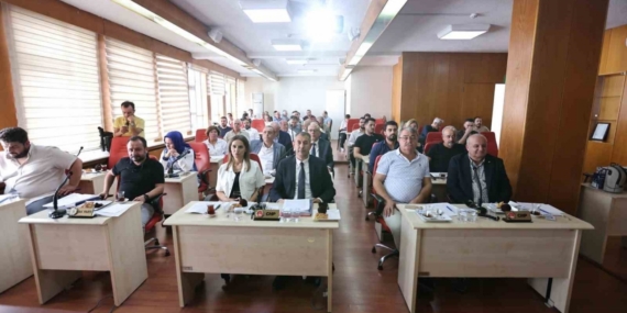 AK Parti’den açılış öncesi CHP lideri Özel’e çağrı