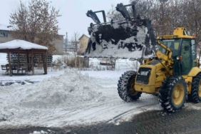 Akyaka Belediyesi karla mücadele ekipleri görev başında