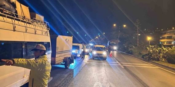 Alanya’da yeni yıl denetimlerinde 30 aranan şahıs yakalandı