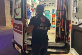 Alkollü ve ehliyetsiz sürücü polisten kaçarken kaza yaptı: 2 yaralı