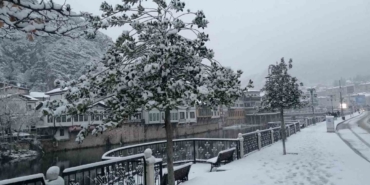 Amasya yeni yıla karla girdi, şehir beyaza büründü