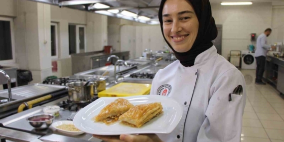 Amasya’nın yeni lezzeti ‘elmalı baklava’