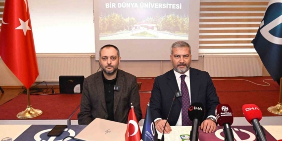 Anadolu Üniversitesi Rektörü Adıgüzel, basın mensuplarıyla buluştu