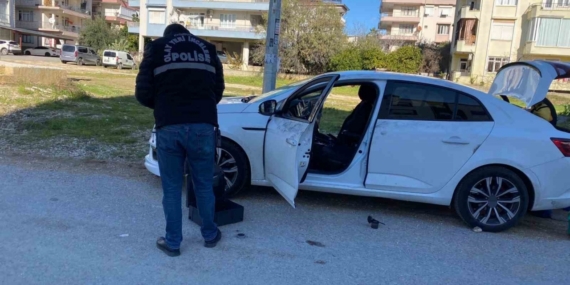 Antalya’da seyir halindeki otomobile silahlı saldırı: 1 yaralı