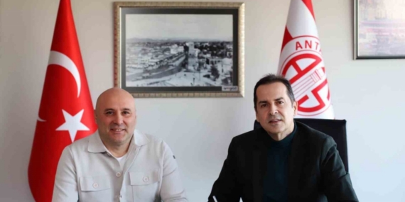 Antalyaspor’da takımın başına Sami Uğurlu getirildi
