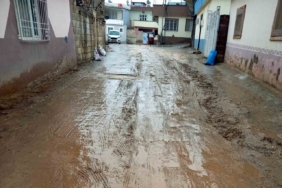 Araban’da vatandaşların çamur çilesi