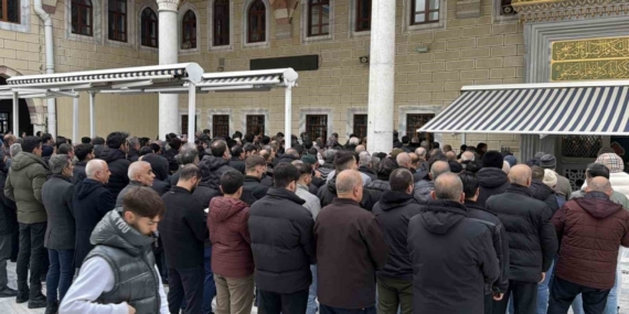 Arnavutköy’de cami avlusunda vurulan yaşlı adam son yolculuğuna uğurlandı