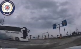 Artvin’de kırmızı ışık ihlali ve drift yapan sürücülere ceza yağdı