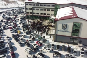 Atatürk Üniversitesi Özel Vakıf Okulları bursluluk sınavı, yoğun katılımla gerçekleşti